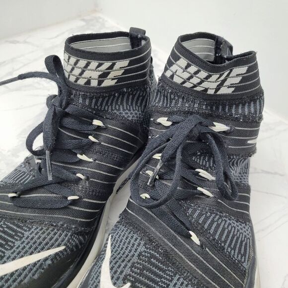 Nike Black & White Sneakers Running Shoes Size: 8.5US - Picture 5 of 12